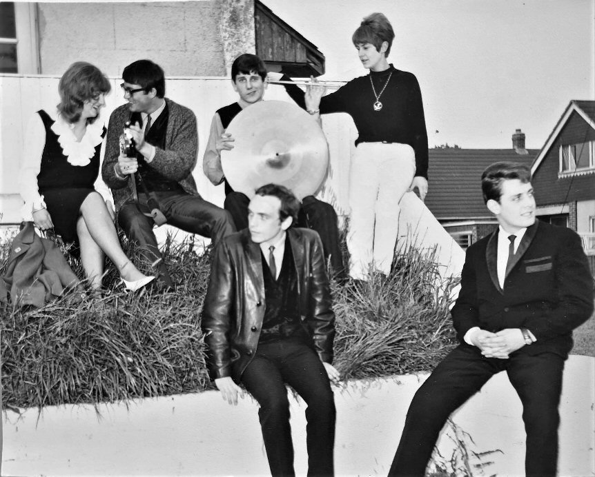 20220505_183754 The Coastliners